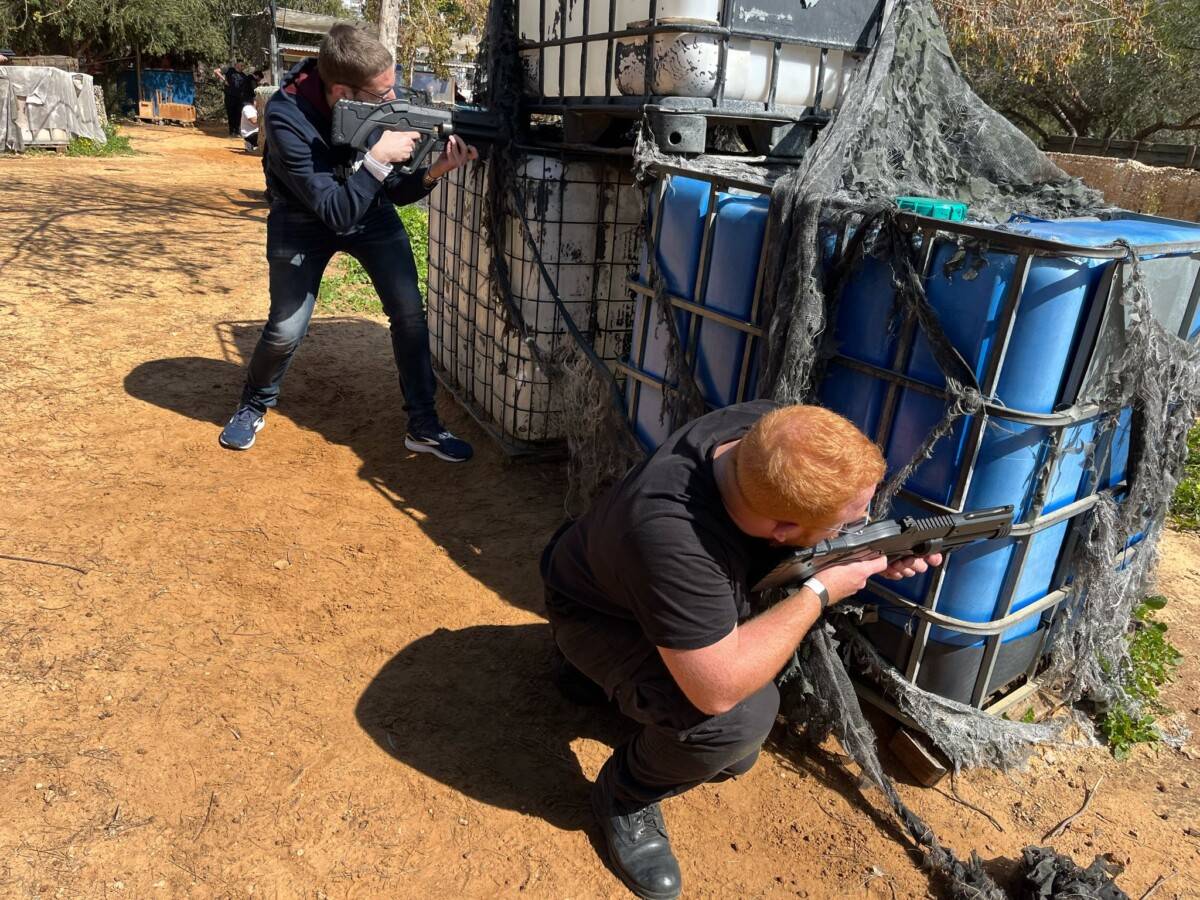 קרב פיינטבול קבוצתי בשטח